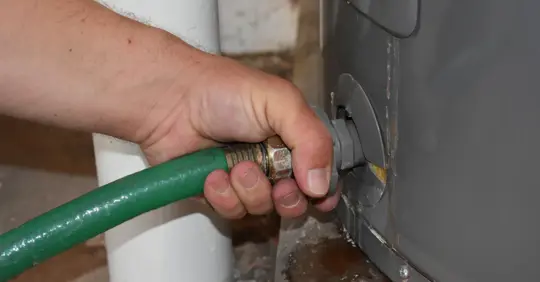 Flushing a water heater